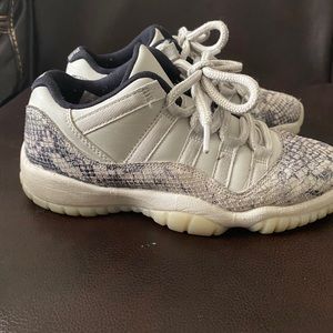Jordan 11 Retro low light bone snakeskin